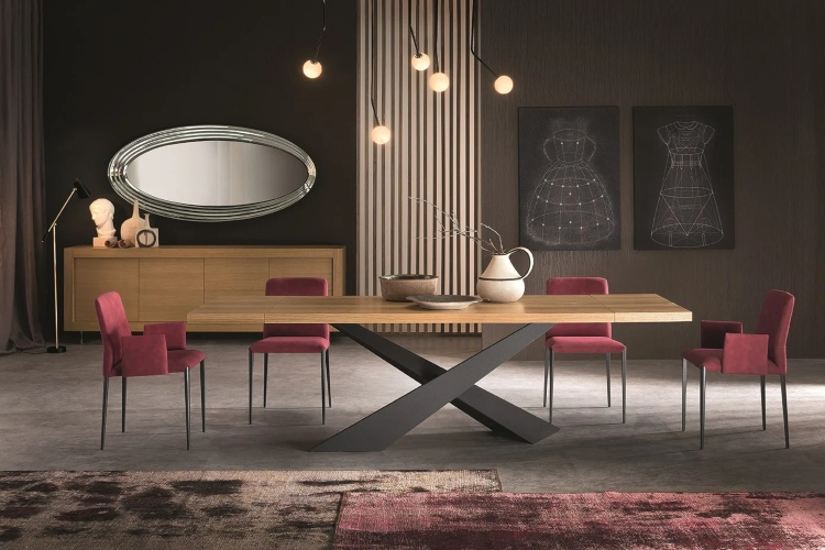  Trpezarijski sto sa metalnom bazom savršeno se prilagođava svakom stilu trpezarije