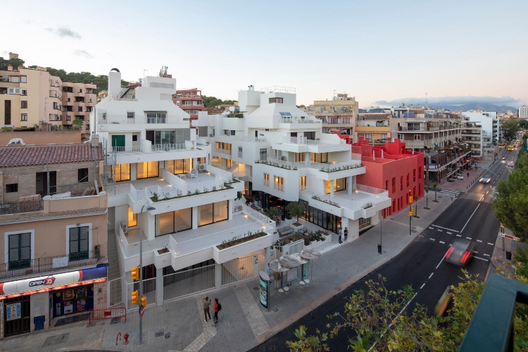 sarena-kolekcija-zgrada-spanija-1 