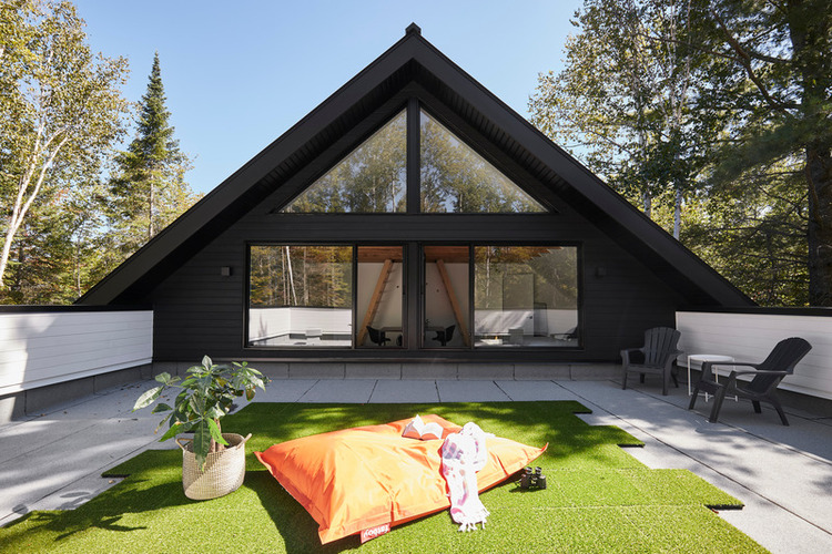 vikendica-na-jezeru-sa-krovnom-terasom-1 