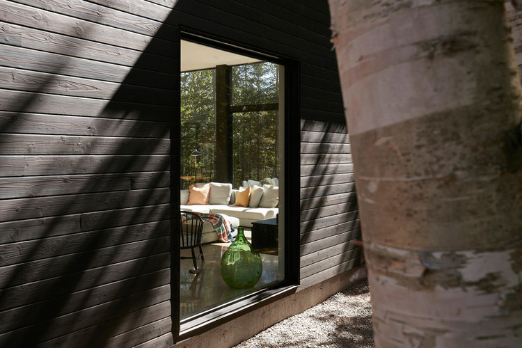 vikendica-na-jezeru-sa-krovnom-terasom-3 