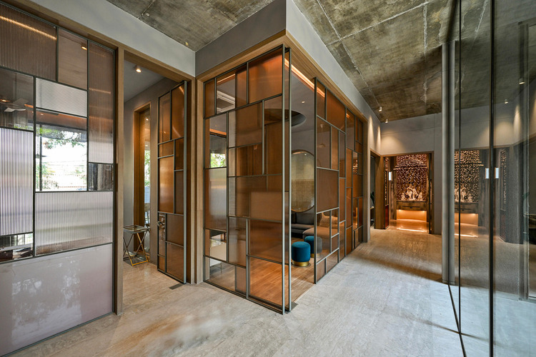 kuca-sa-fasadom-od-cigle-boje-pepela-8 