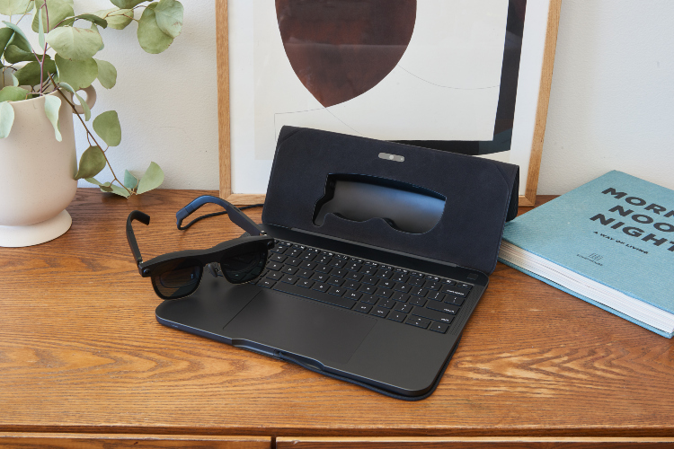 spacetop-g1-laptop-sa-prosirenom-realnoscu-1 