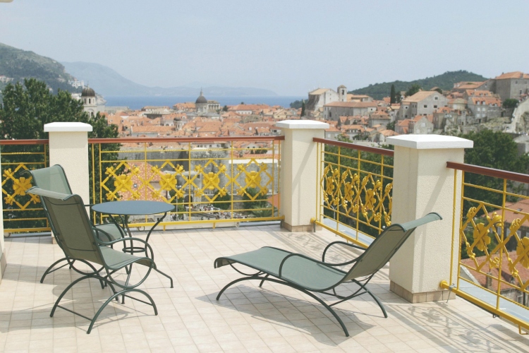 hilton-imperial-dubrovnik-terrace-view 