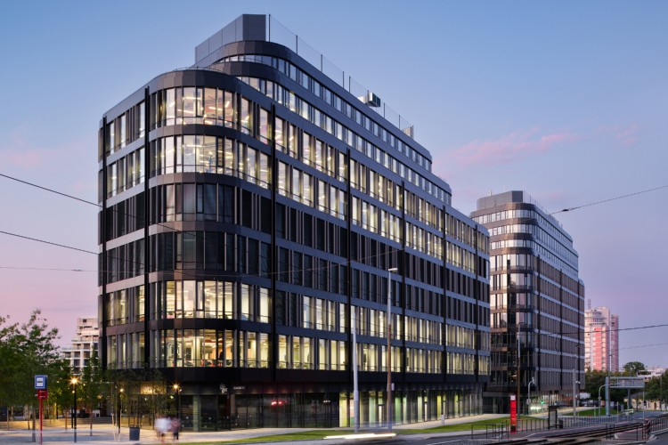 futuristicka-kancelarija-prag-cnc-active-offices-3 