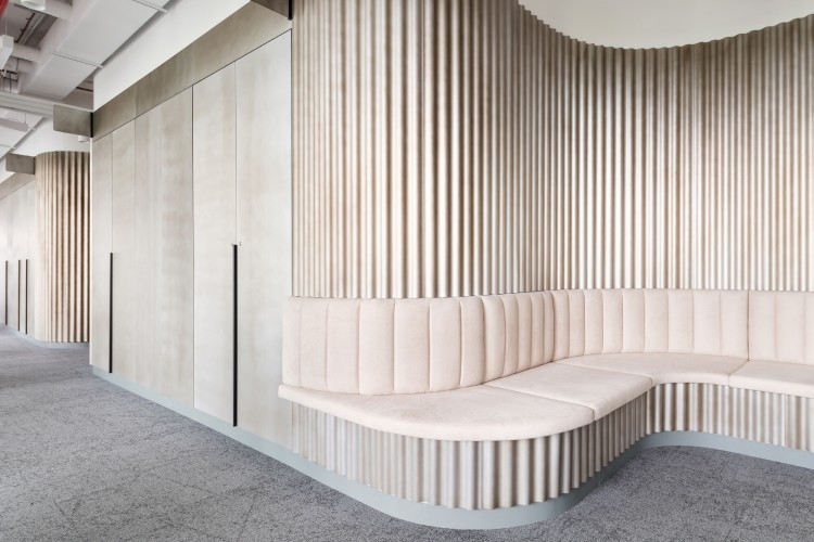 futuristicka-kancelarija-prag-cnc-active-offices-29 