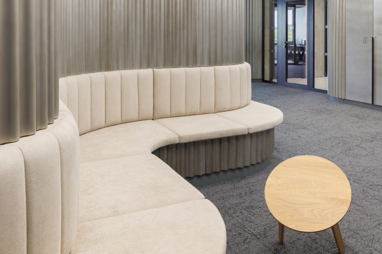 futuristicka-kancelarija-prag-cnc-active-offices-28 