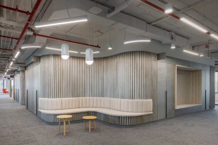 futuristicka-kancelarija-prag-cnc-active-offices-27 
