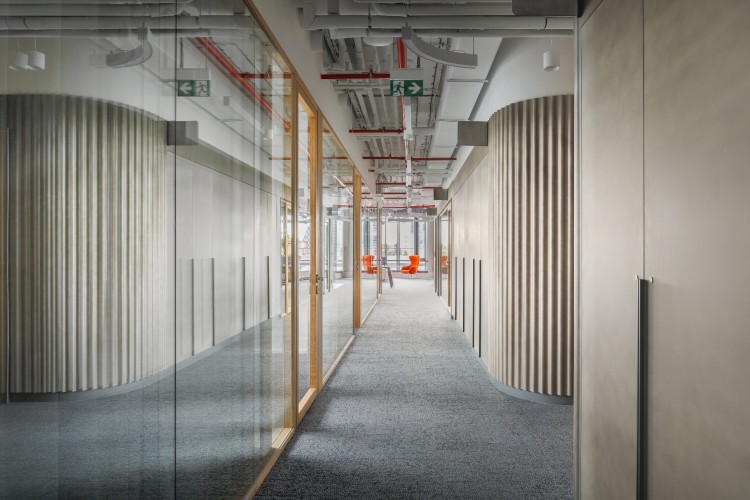 futuristicka-kancelarija-prag-cnc-active-offices-26 
