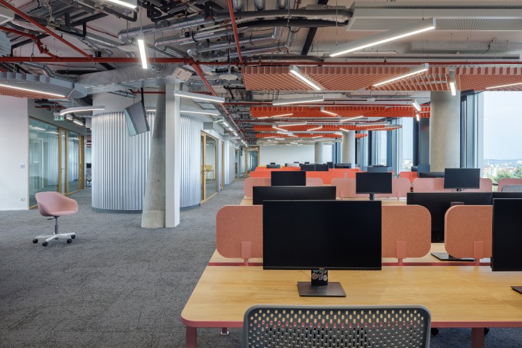 futuristicka-kancelarija-prag-cnc-active-offices-24 