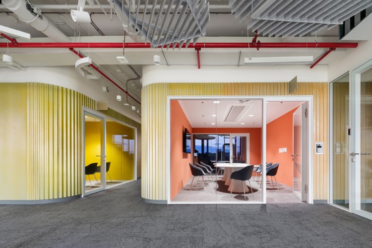 futuristicka-kancelarija-prag-cnc-active-offices-23 