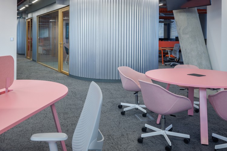 futuristicka-kancelarija-prag-cnc-active-offices-21 