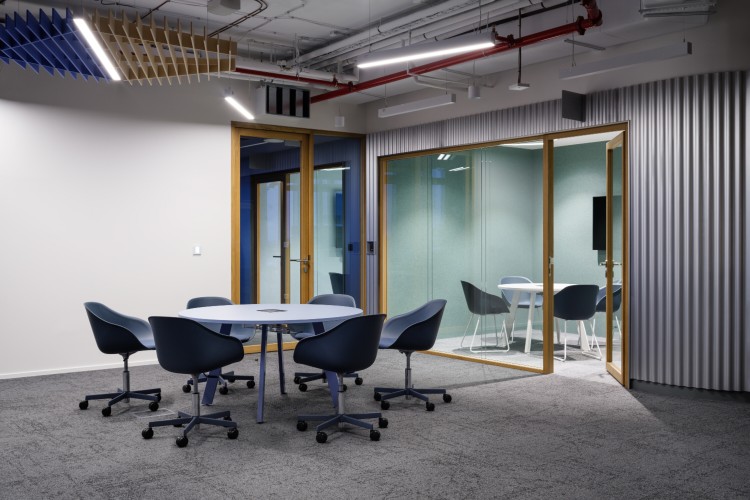 futuristicka-kancelarija-prag-cnc-active-offices-18 