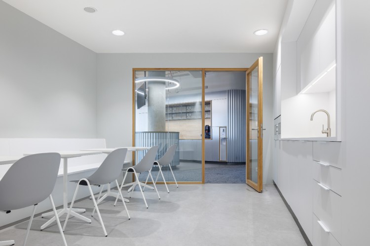futuristicka-kancelarija-prag-cnc-active-offices-16 