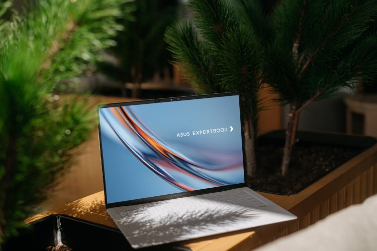 asus-expertbook-ultra-poslovni-laptop-intel-core-ultra-3k-oled-ai-tehnologija-premium-poslovna-tehno-19 