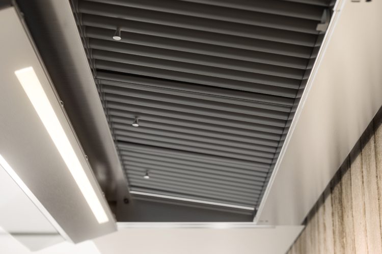 falmec-virgola-touch-comfort-2026-ugradna-kuhinjska-napa-akusticni-komfor-luksuzne-kuhinje-enterijer-10 