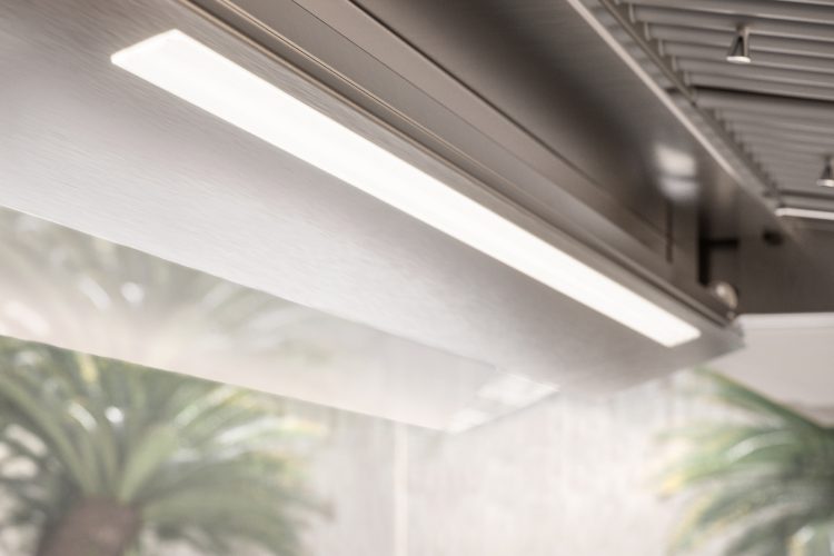 falmec-virgola-touch-comfort-2026-ugradna-kuhinjska-napa-akusticni-komfor-luksuzne-kuhinje-enterijer-7 