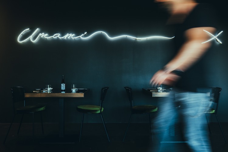 umami-restoran-kortona-toskana-japanski-enterijer-11 