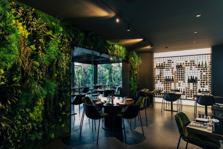 umami-restoran-kortona-toskana-japanski-enterijer-7 
