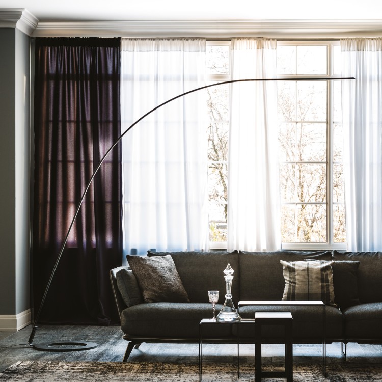 lampo-dizajnerska-podna-lampa-moderna-dnevna-soba-4 