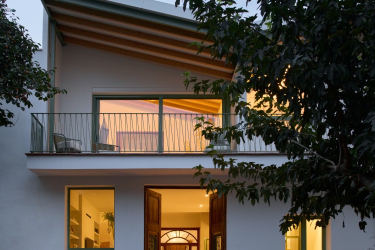 the-doctors-house-valensija-renovirana-porodicna-kuca-3 