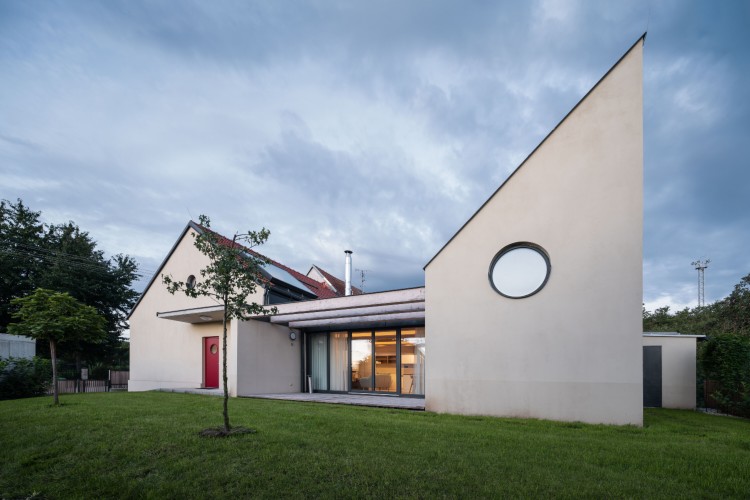 family-house-krenovice-renovirana-seoska-kuca-1 