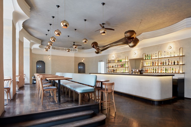 nod-cafe-enterijer-istorijski-sarm-moderan-dizajn-8 