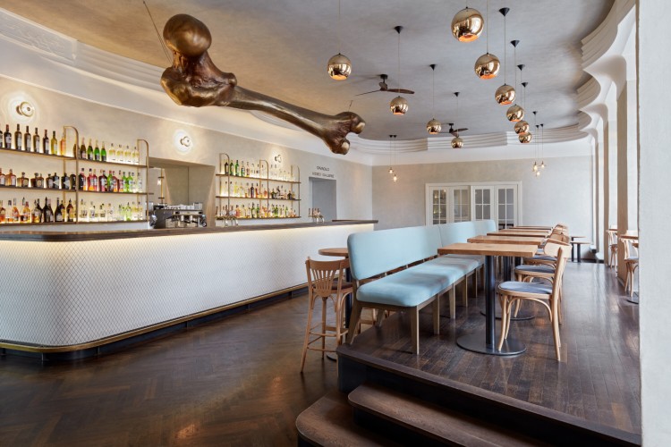 nod-cafe-enterijer-istorijski-sarm-moderan-dizajn-7 