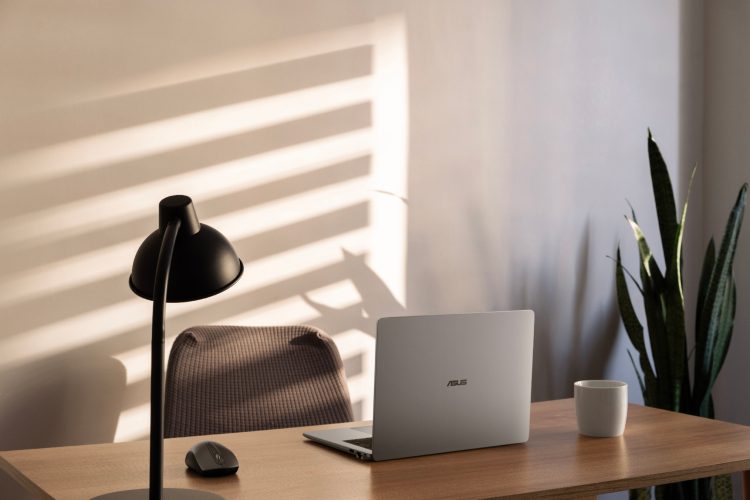asus-expertbook-poslovni-laptop-za-profesionalce-kompanije-i-moderan-nacin-rada-7 
