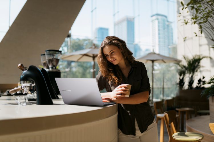 asus-expertbook-poslovni-laptop-za-profesionalce-kompanije-i-moderan-nacin-rada-13 