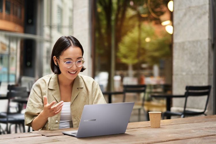 asus-expertbook-poslovni-laptop-za-profesionalce-kompanije-i-moderan-nacin-rada-15 