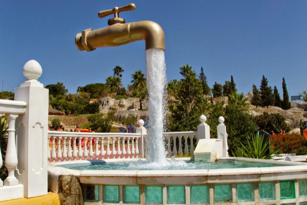 10 neobičnih savremenih fontana