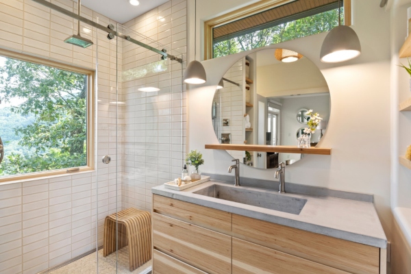 10 novih ideja za bolje iskorišćenje prostora u malim kupatilima