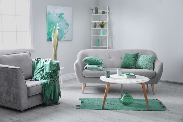 Koje boje najviše odgovaraju sivoj sofi?