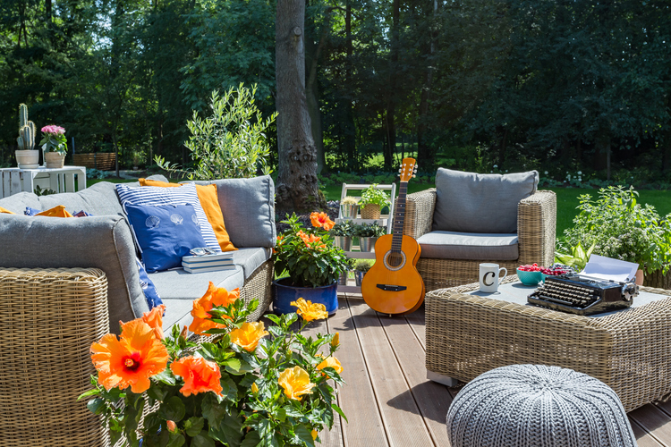 Mali ali efikasni dekorativni detalji koji će ulepšati vaš vrt ili balkon ovog leta