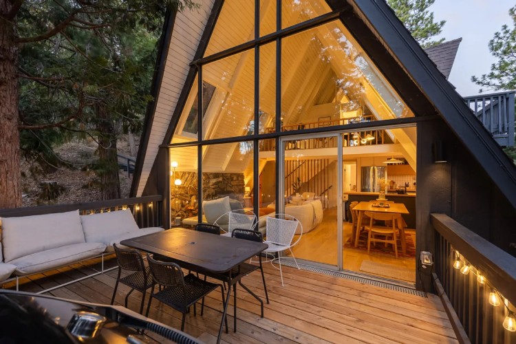 a-frame-kuca-iz-70-ih-lake-arrowhead-kalifornija-3.jpg