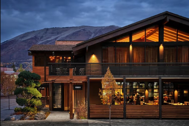 yuki-aspen-restoran-kolorado-enterijer-clayton-korte-1.jpg