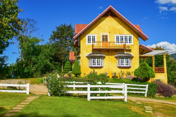 Žuta boja je dobar izbor za kuću okrenutu ka severoistoku, zapadu, jugozapadu i severozapadu