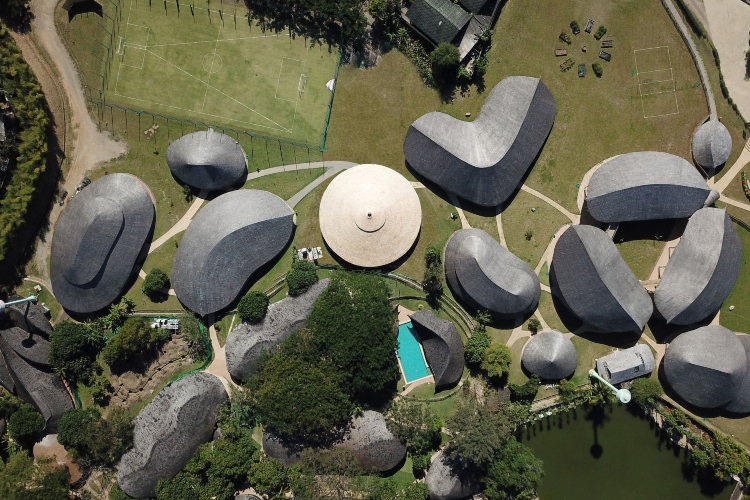 Bambusov krov pruža jedinstven dizajn zgradi tajlandske biblioteke