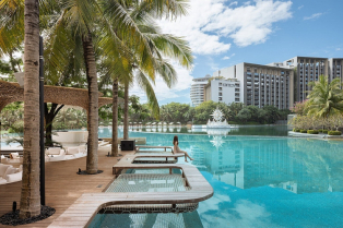 Raj na zemlji postoji: luksuzni hotel koji grli plažu i uživa u toplini bambusovog drveta