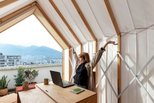 Mala kancelarija na krovnoj terasi: sve što je potrebno za udoban rad od kuće