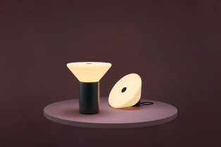 Mikono: kombinacija klasične stone lampe i baterijskog svetla