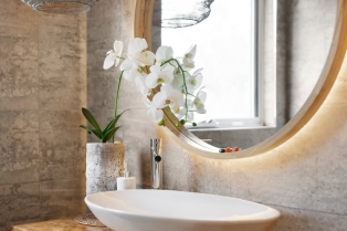 Cveće u kupatilu: savršen način da osvežite i oplemenite vaš prostor