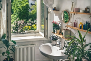Kako maksimalno iskoristiti prostor, rešiti probleme skladištenja i postaviti stil u malom kupatilu?