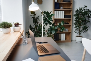 Moderne ugaone kućne kancelarije i njihove prednosti
