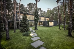 Forest House: mirna oaza u srcu Varšave