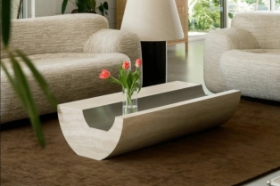 Metal, kamen i iluzija: stolovi koji pričaju priču