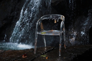 Water Drop Chair – Stolica u kojoj vreme i priroda zauvek ostaju zarobljeni