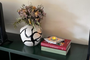 DIY: Kako da napravite viralni svećnjak-jastuk za svoje sveće