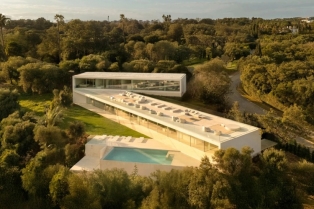 Kameni san pod andaluzijskim suncem: Vila 95 kao remek-delo arhitekture