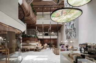 Skrivena oaza Bangkoka: Hotel koji spaja tradiciju i digitalnu umetnost drveta